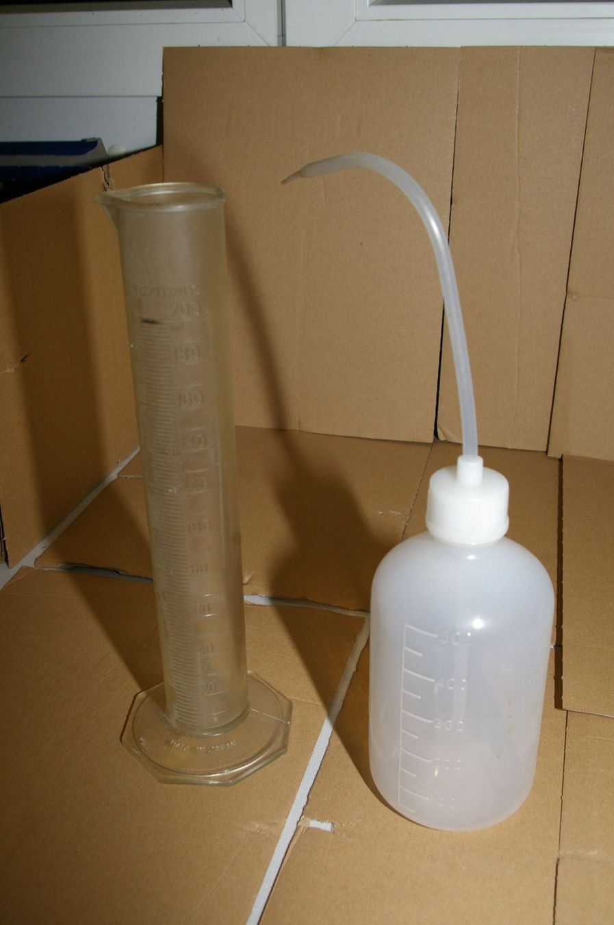 Sonstiges Geschirr & Gläser: Mensur und Sprühflasche – Gebraucht aus Niederurnen von mowgli_1963