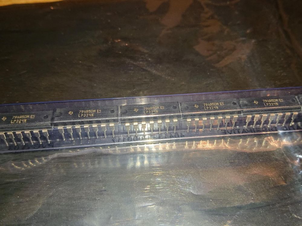 842937_3