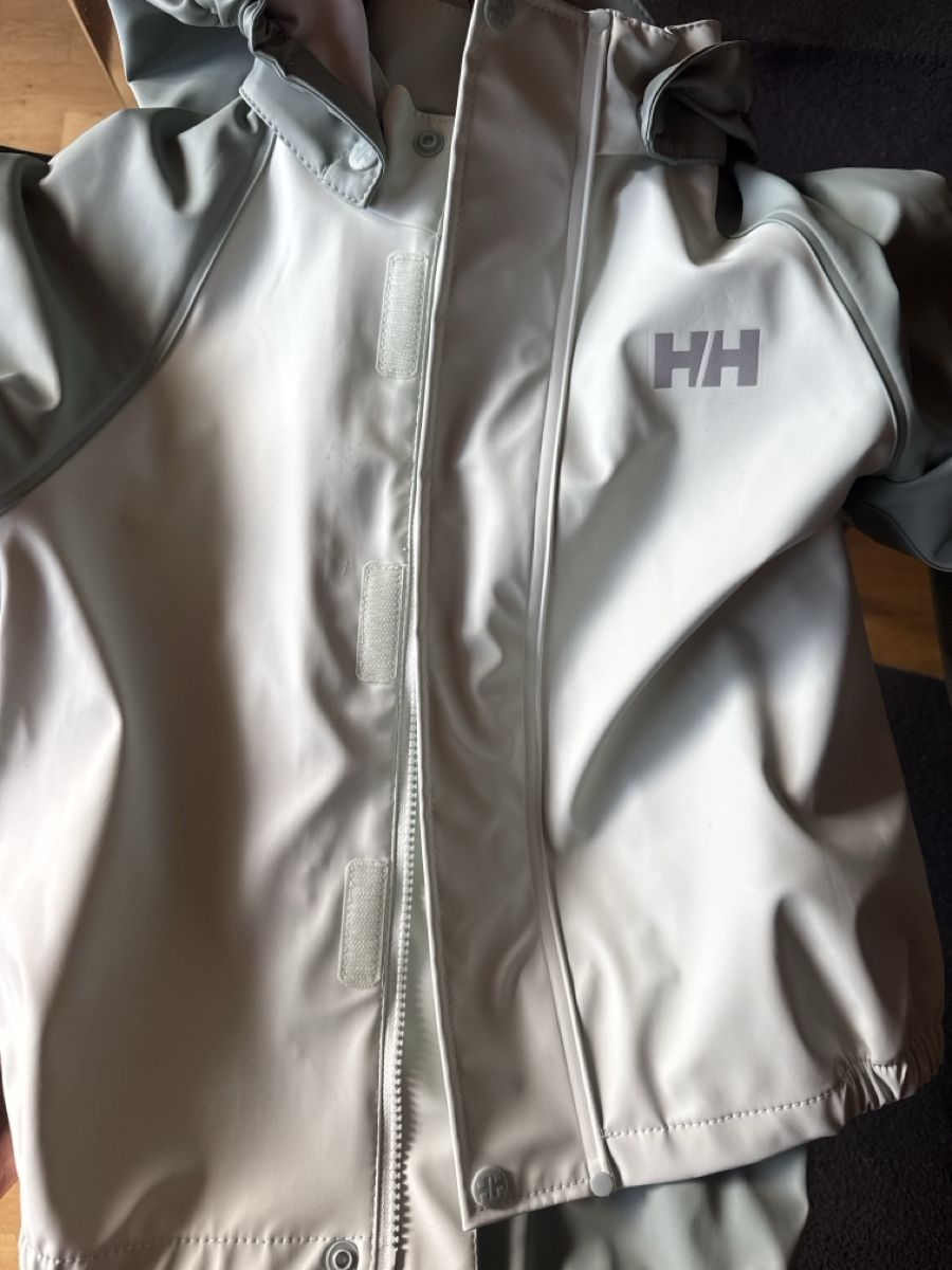 Helly Hansen Jacken & Mäntel: Ensemble Helly Hansen imperméable taille 116/6 excellent éta – Neu (gemäss Beschreibung) aus Crans Montana von vic_y8y7