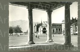 AK sw Vevey VD Place du Marché,Casino, belebt ≈ 1960