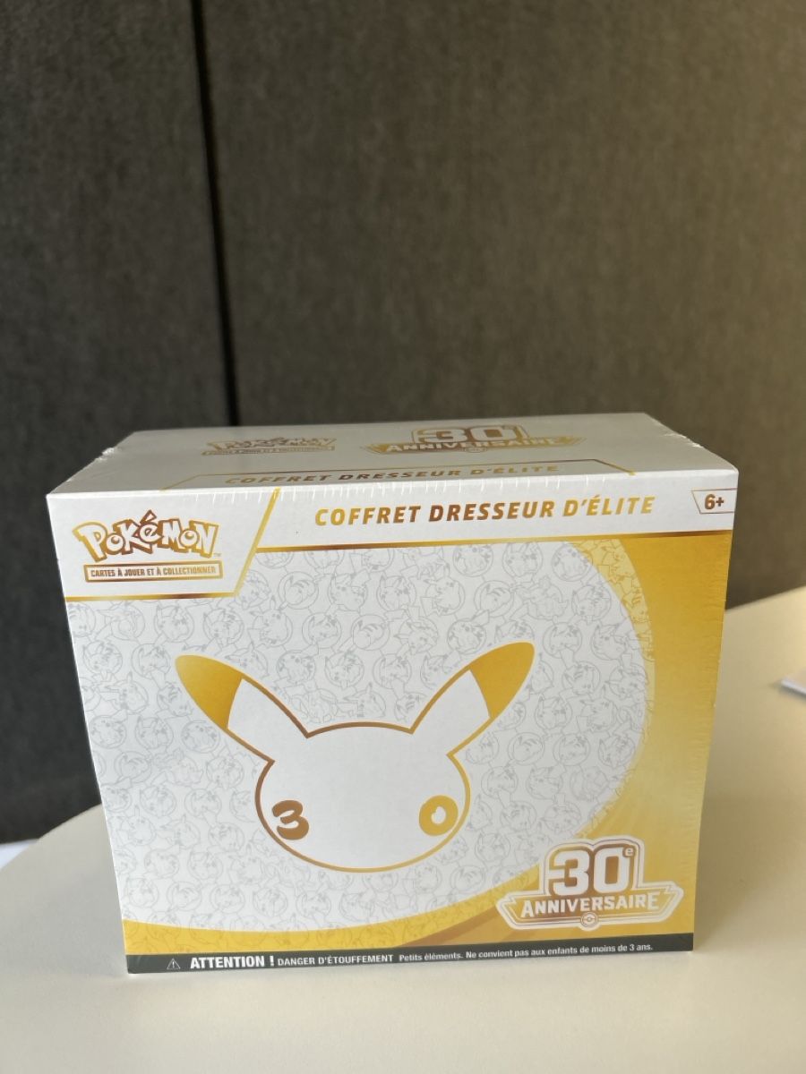Pokémon Carte collezionabili: ETB 30th französisch – Nuovo e nell'imballaggio originale da Pratteln venduto da dav_7ccc