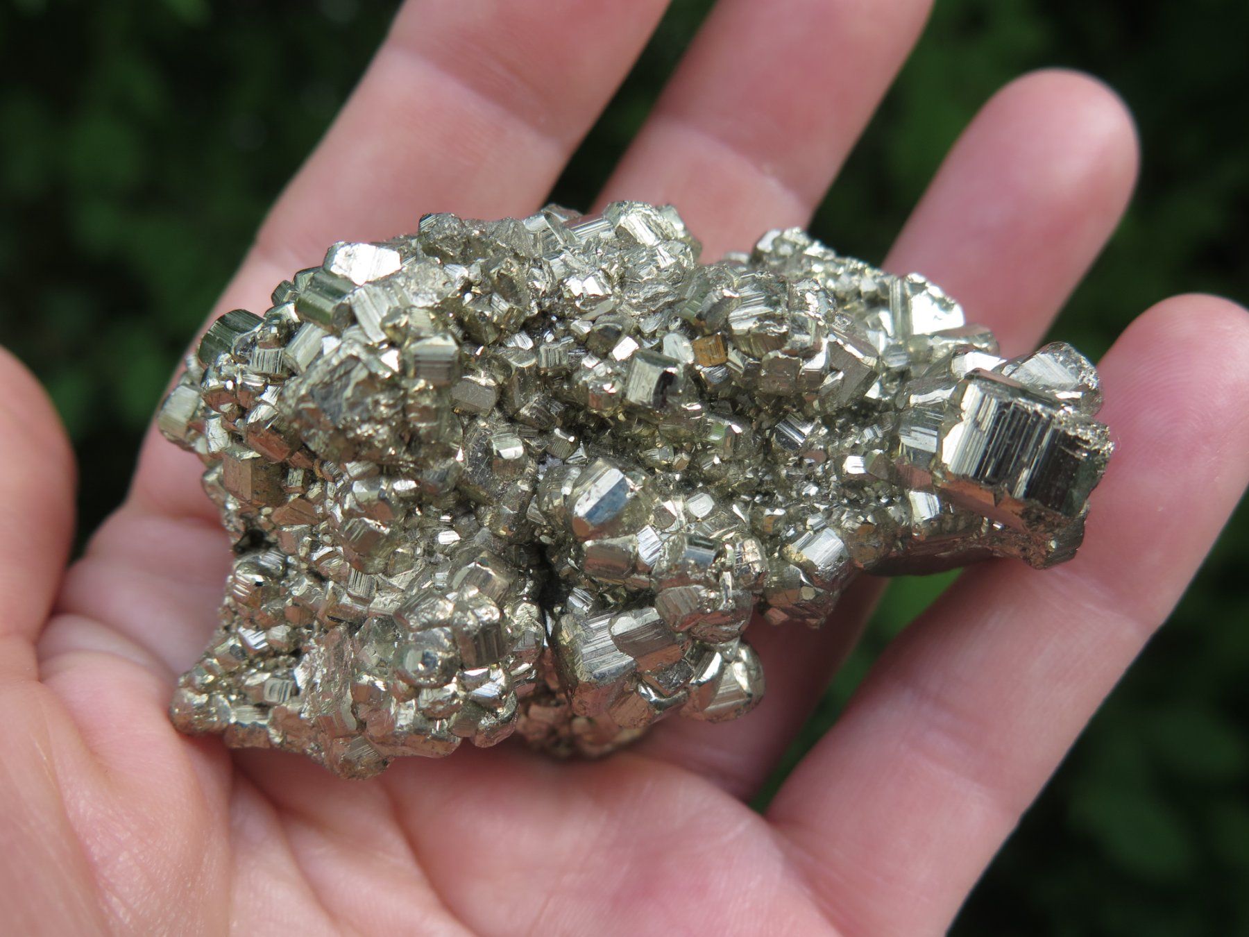 Mineralien & Heilsteine: Pyrit von Peru, sehr Hochglänzend – Gebraucht aus Schaffhausen von Yamakana51L8736OQ8 3