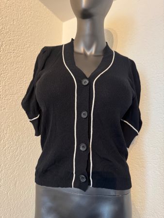 Schwarze Strickjacke mit kurzen Ärmeln Gr S - M