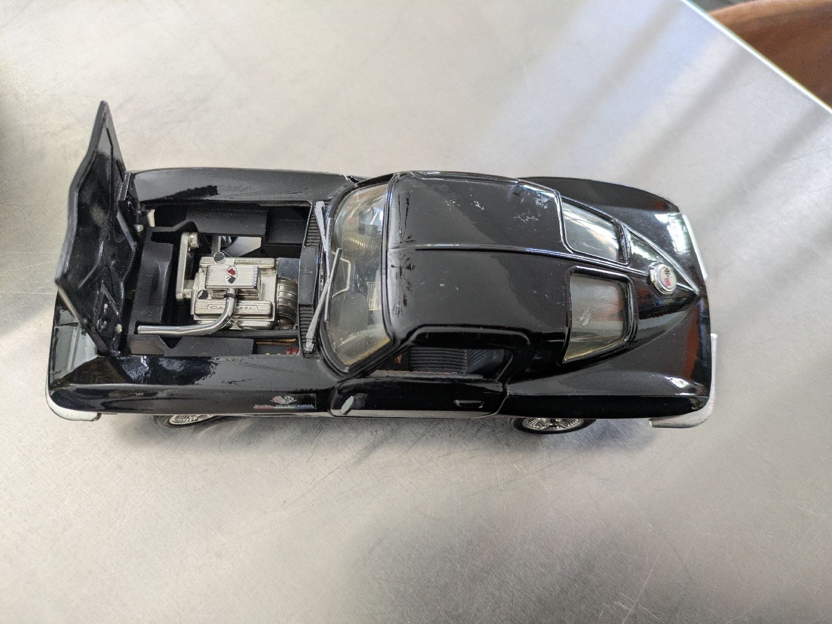 Chevrolet Modellini d'auto: Corvette Stingray 1:24 Modell Sammler Auto schwarz  – Usato da Ermatingen venduto da trendyquitaeten 1