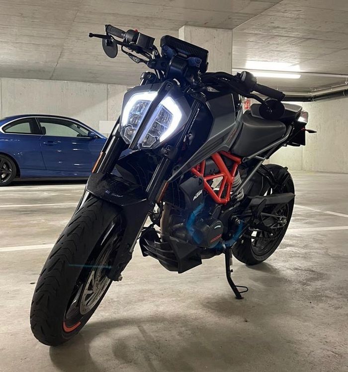 KTM Duke 125 mit viel Zubehör Kaufen auf Ricardo
