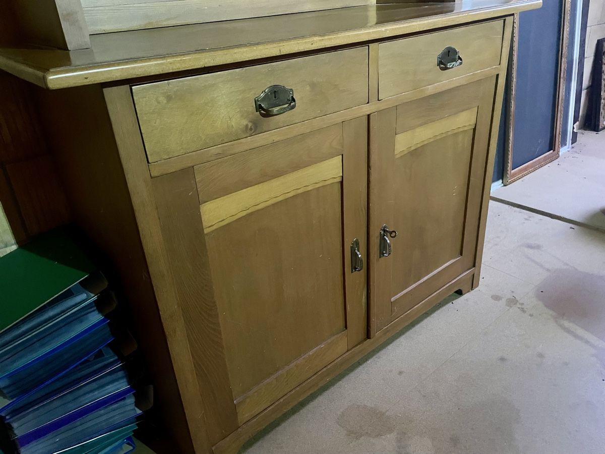 Armadi: Alter antiker Schrank – Usato da Basel venduto da Konix 2