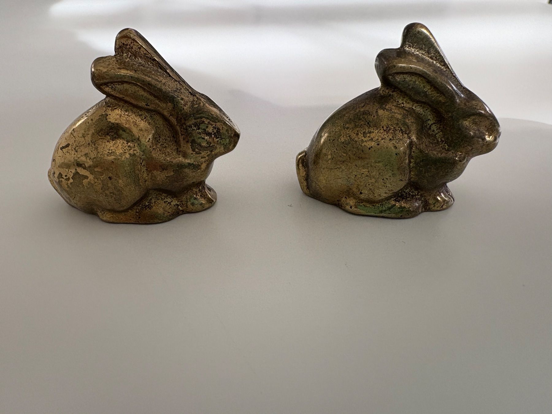 Figuren: 2 Figurines de lapin en laiton, décoration – Gebraucht aus Lausanne von opi_92cn 1