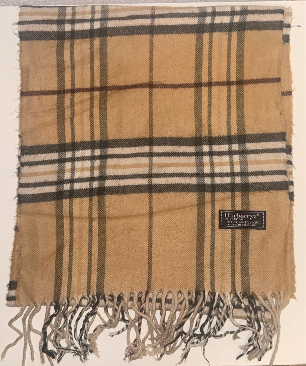 Burberry Foulard & Sciarpe: Écharpe Burberry  – Usato da Orbe venduto da Miki_7777