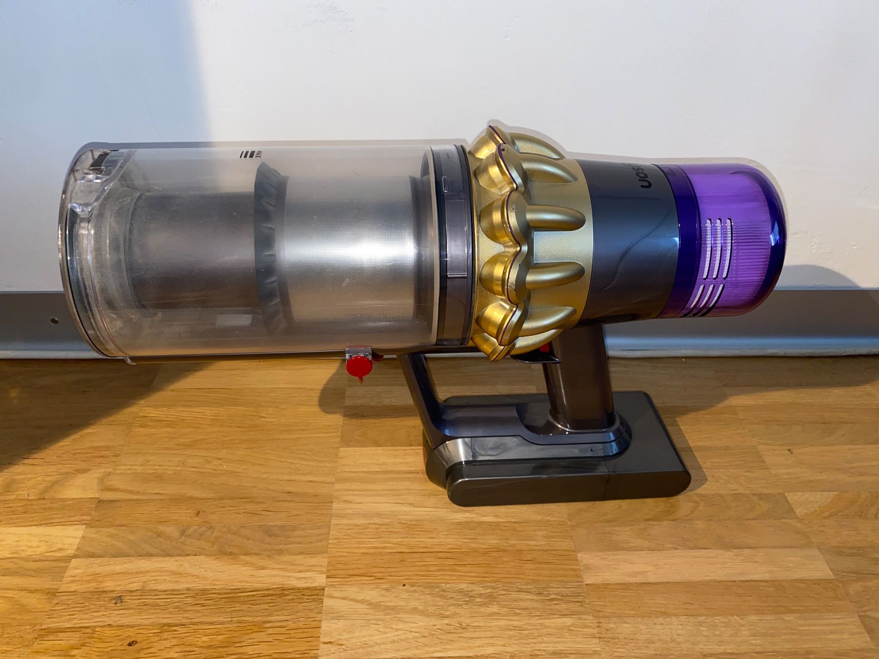 Dyson Aspirapolveri & Accessori: Dyson Staubsauger mit Zubehör und Ladekabel – Difettoso da Rotkreuz venduto da mia_dc2r 3