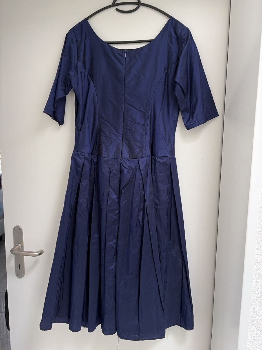 Vestiti: Seidenkleid, Gr. L – Nuovo (secondo la descrizione) da Pfungen venduto da era_fnc2 1