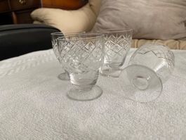 4 verres anciens en cristal taillé – verres à liqueur / port