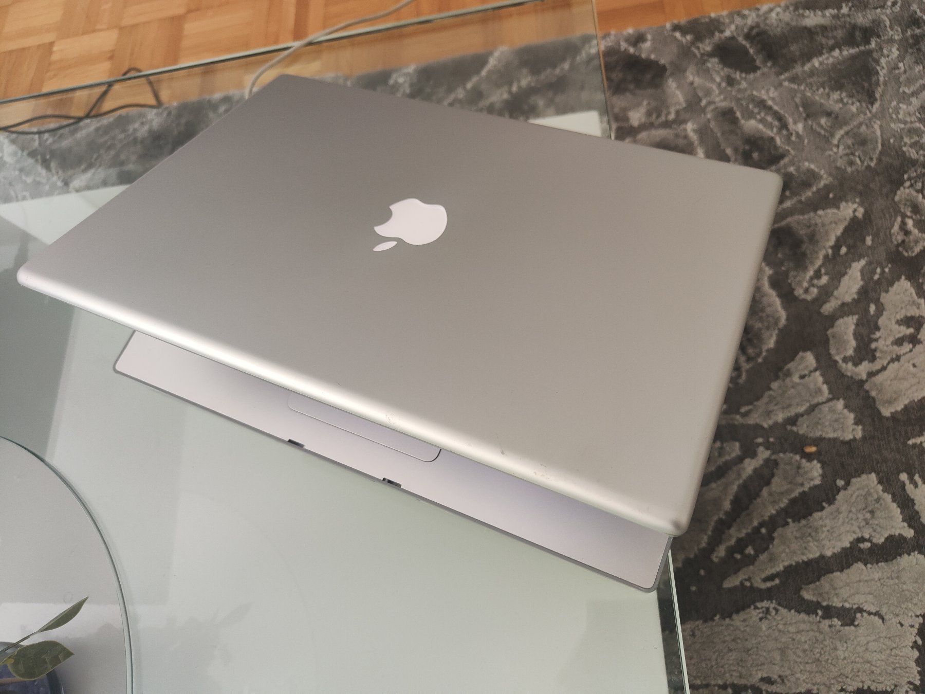 Apple Notebooks: MacBook Pro 15 2006 – Defekt aus Langnau am Albis von  1