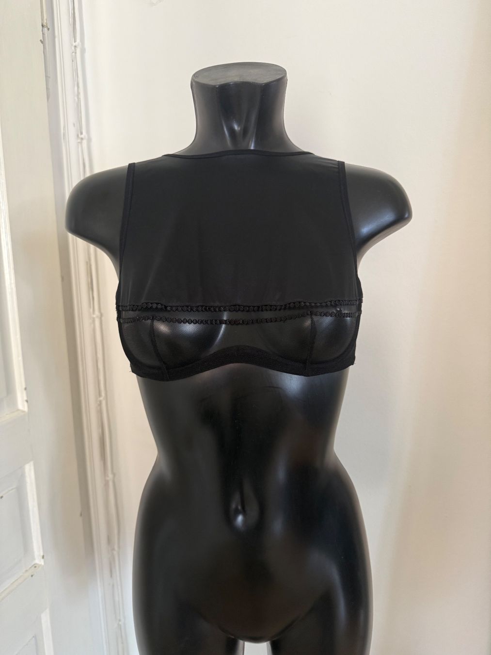 Sonstige Unterwäsche: Agent Provocateur underboob high-neck silk bra – Neu (gemäss Beschreibung) aus Baden von agora_newgeneration