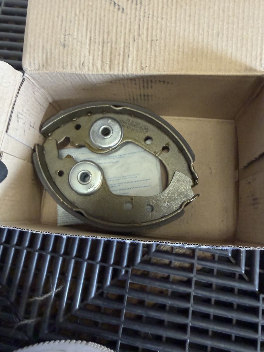 Fiat Tutti pezzi di ricambio auto: Bremsbacken Fiat 126 neu – Nuovo (secondo la descrizione) da Buochs venduto da mikhh33 1