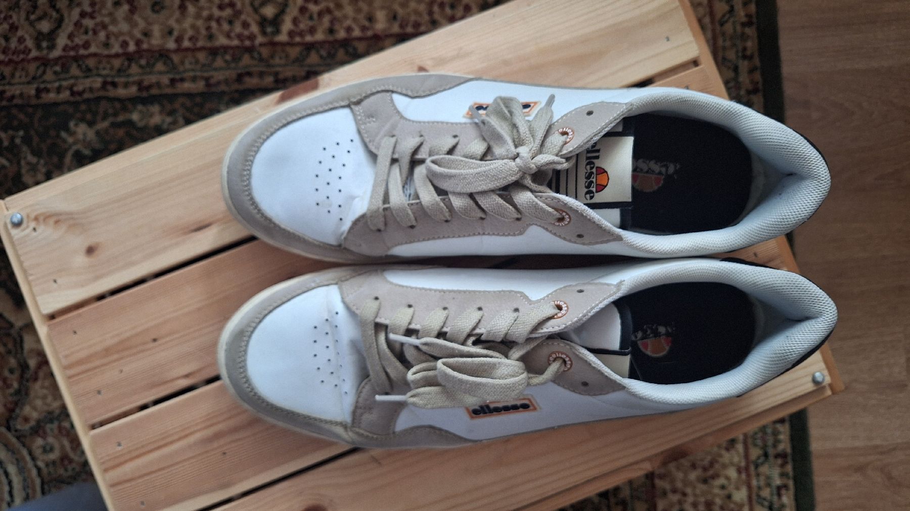 Ellesse Chaussures hommes: Herren Sneaker Ellesse weiss/grau Grösse 46 – D'occasion à Winterthur par _lxeah 1