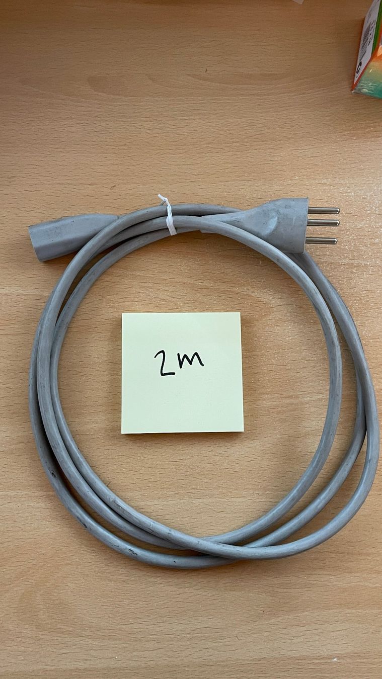 Cavi: Gerätestromkabel grau 2m – Usato da Glattfelden venduto da cybermaxx