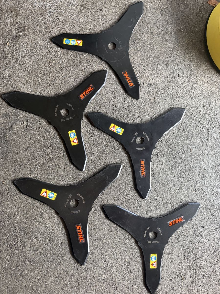 Stihl Tous les outils: Stihl Dickichtmesser 3Stern Neu – Neuf (Voir description) à Stansstad par 91PD