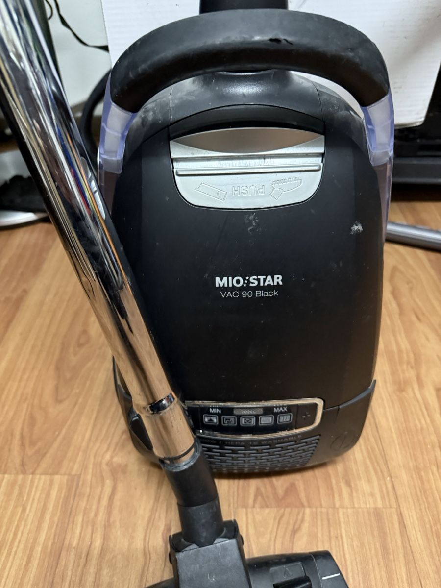 Mio Star Aspirapolveri & Accessori: MIO:STAR VAC 90 Black Staubsauger – Usato da Birsfelden venduto da mah_6yvz