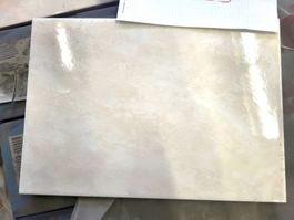 Wand/Bodenfliesen 25 x 33 / ca 18.6 m² / G4