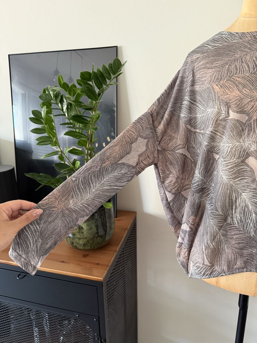 Zara Chemisiers: ZARA Basic Bluse Gr. M | Botanical Print | Oversize – D'occasion à Lugano par rebecca.wardrobe 1