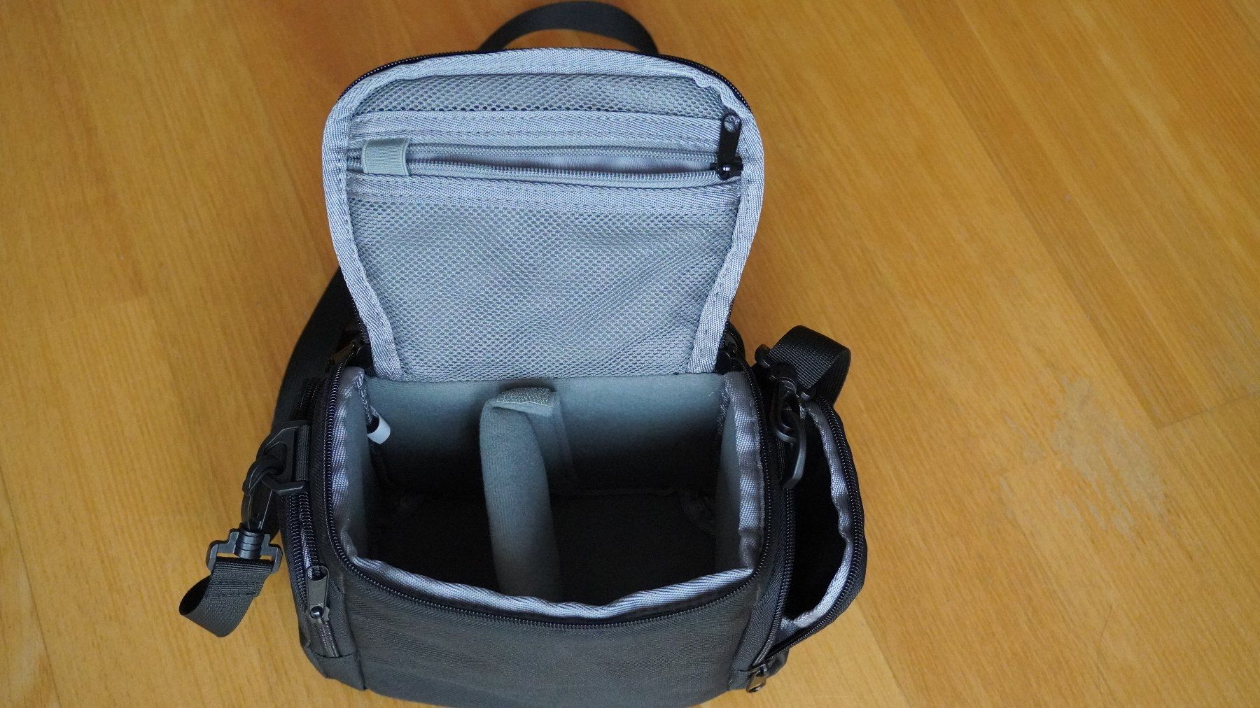 Borse: Cwatcun Kameratasche Camera Bag – Usato da Heerbrugg venduto da sve_p826 1