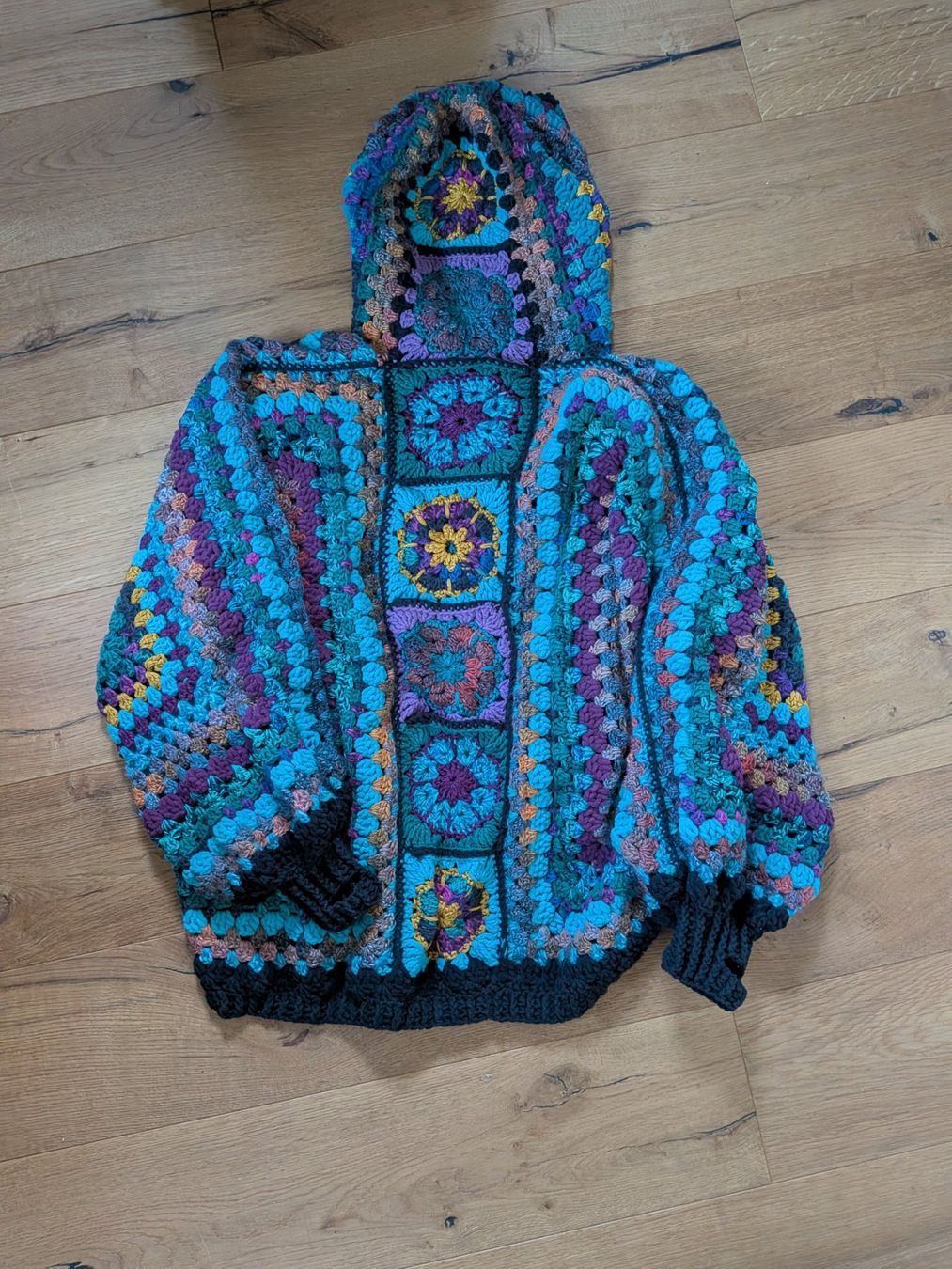 Maglioni & Felpe: Handmade SchnulliPulli Vierauge – Usato da Saland venduto da HolZKoPP 3