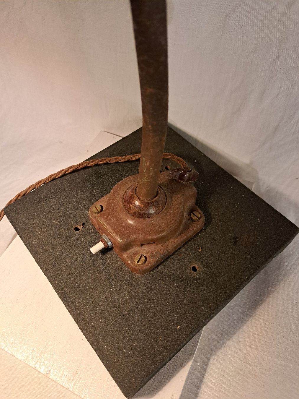 Lampade: ANCIENNE LAMPE D'ATELIER – Usato da couvet venduto da carlin01 6