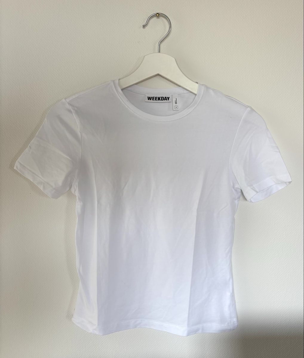 Weekday T-Shirts: T-Shirt von Weekday – Neu (gemäss Beschreibung) aus Müllheim Dorf von Lavwy