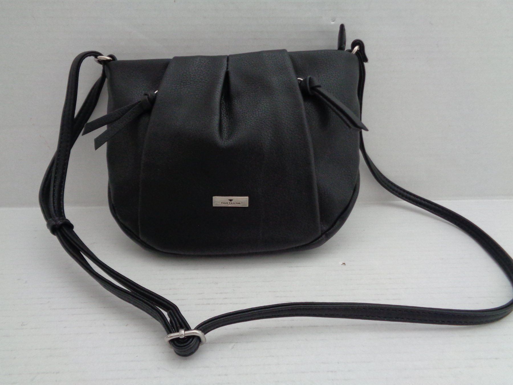 Tom Tailor Taschen für Damen: Umhängetasche - Tom Tailor Lederimitat – Gebraucht aus Chur von omonia