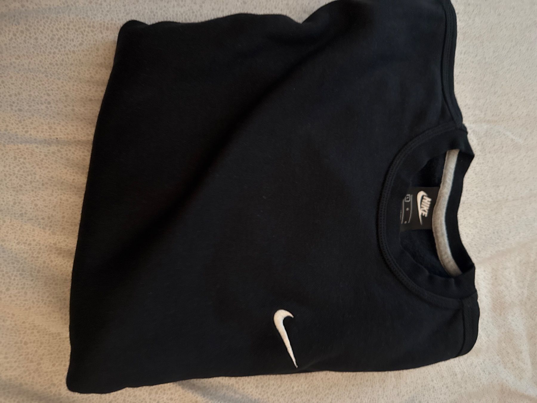 Nike Pullover & Sweatshirts: Schwarzer Nike Pullover Gr. L – Gebraucht aus Oberwil BL von Zenga60 1