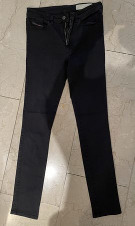 Dieseljeans, schwarz. leichter Stretch. Skinny.