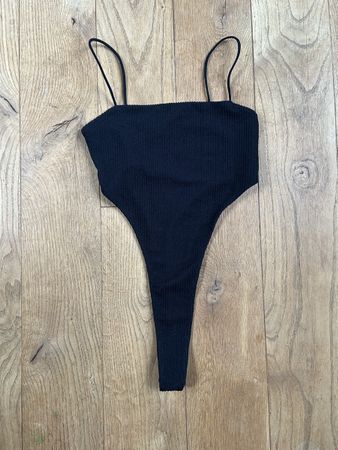 Schwarzer Bershka Body Gr. XS - Sommer Must-Have!