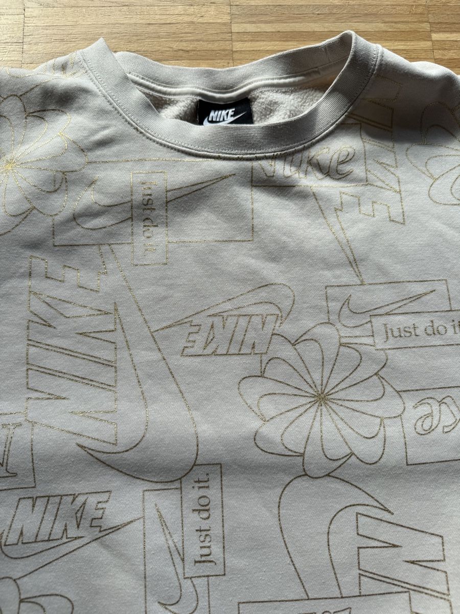 Nike Pullover & Sweatshirts: Nike Pullover Beige – Gebraucht aus Uster von maede8610