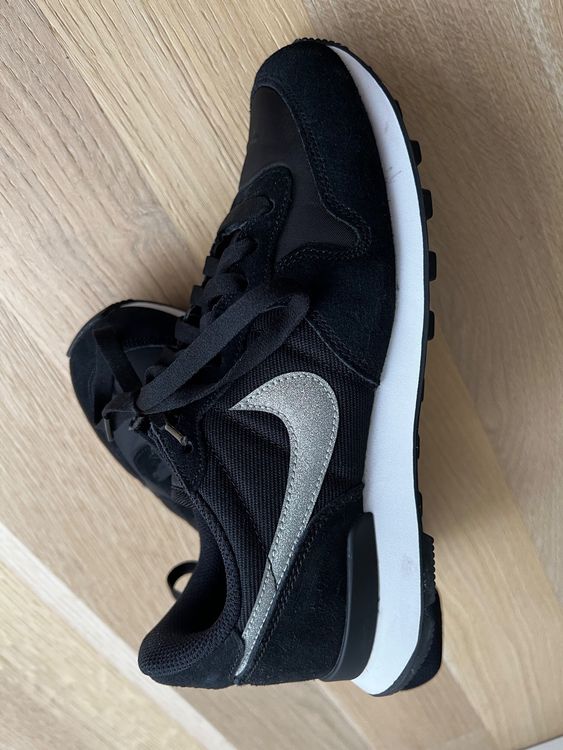 nike internationalist 38.5