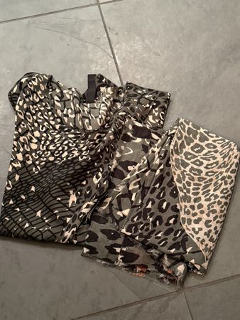 Shirt mit Schal von Marc Cain, Grösse 1