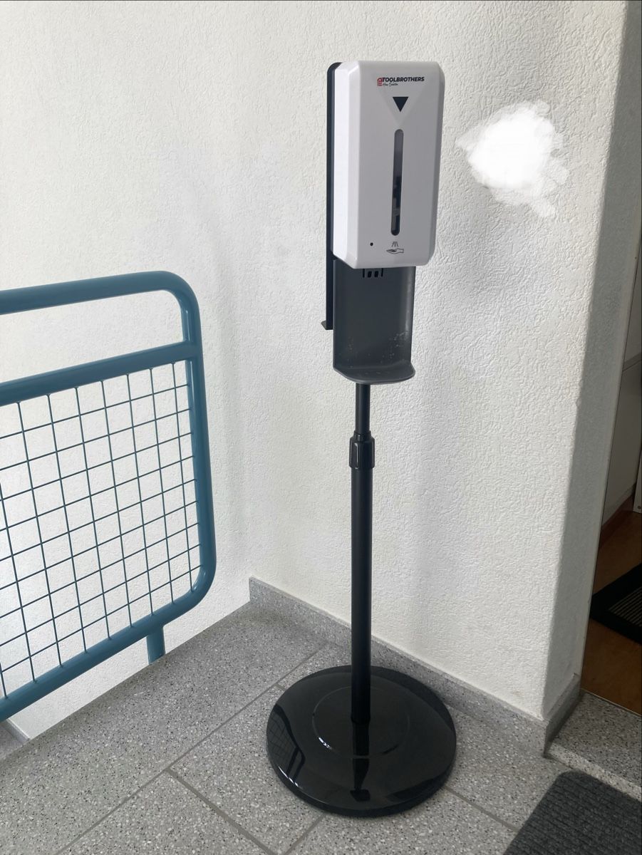 Pulizia & Igiene: Desinfektionsmittel-Spender mit Ständer – Usato da Jona venduto da rahelg83 1