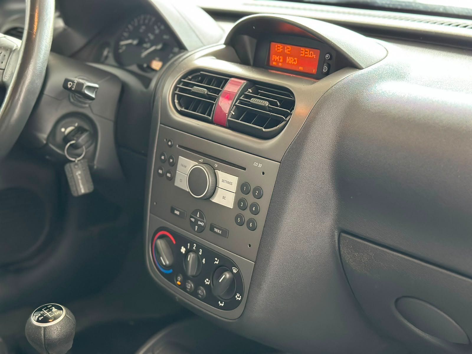 Opel Autos: Opel Corsa 1.4i – Gebraucht aus Aclens von sobacopeludo 4