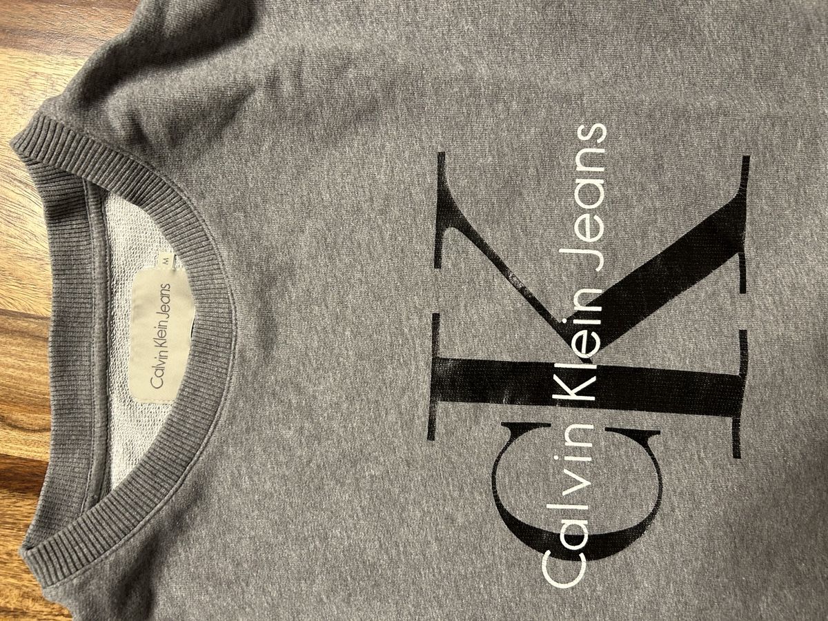 Calvin Klein Maglioni & Felpe: Grauer ,Calvin Klein Jeans‘ Pullover – Usato da Zürich venduto da ann_5b6d 1