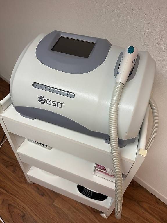 Altro per la cura del corpo: Profigerät IPL Haarentfernung & Hautbehandlung – Usato da Dulliken venduto da jane_vonrohr 4