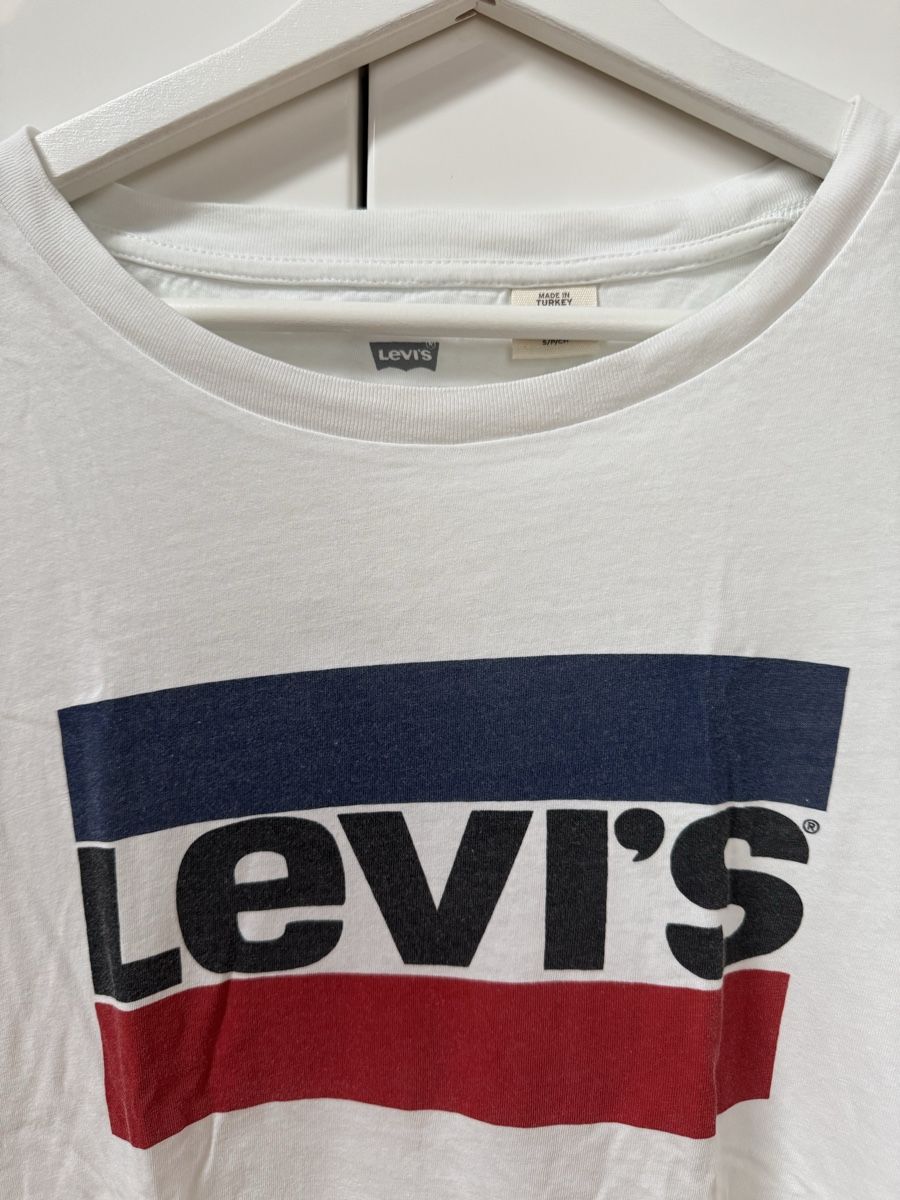 Levi's T-shirt: Levi's T-Shirt, weiss mit Logo, Gr. S – Usato da Maisprach venduto da jokoundklaas 1