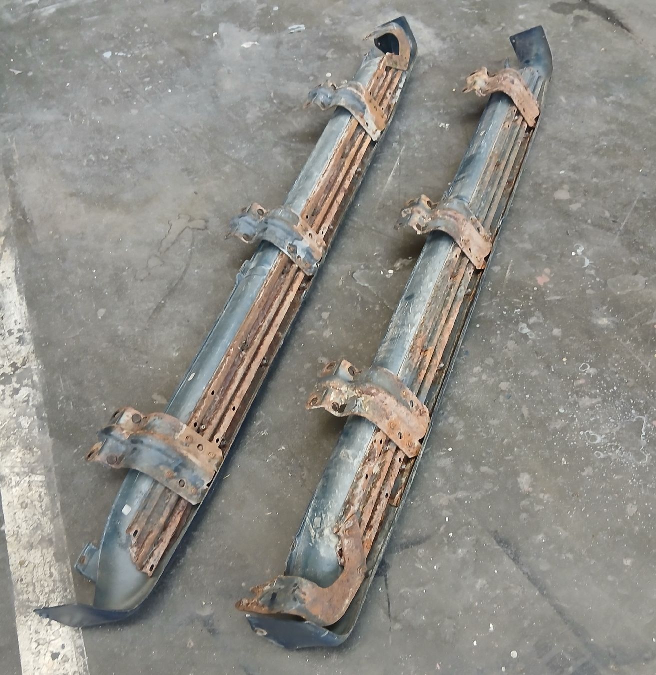 Dodge Alle Autoersatzteile: Marche-pieds Dodge Durango 1998-2003  – Gebraucht aus la heutte von Auto-stock 2