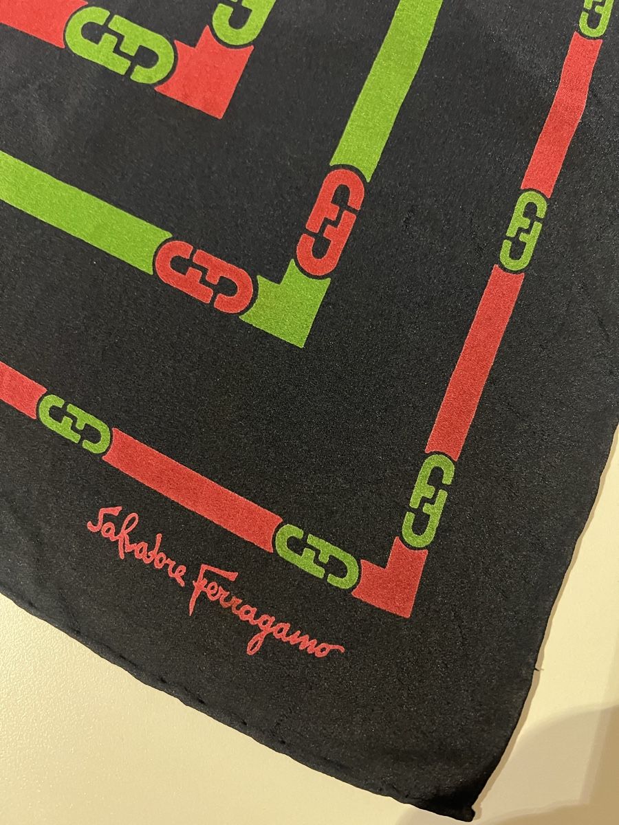 Salvatore Ferragamo Foulard & Sciarpe: Foulard Salvatore Ferragamo – Usato da St-Pierre-Clages venduto da ste_xk6p 1