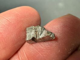 Hafnium Metall, schönes Stück. 1,8 g