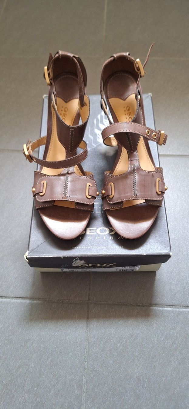 Geox Scarpe da donna: Geox, sandale brune – Nuovo e nell'imballaggio originale da Lussery-Villars venduto da pousinete02