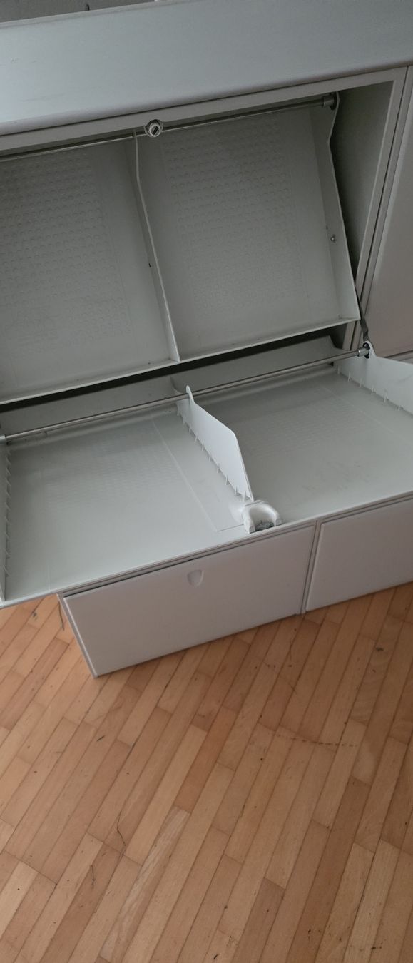 Armoires: Schuhschrank Kipper Magis Garage Design – D'occasion à Riedikon par Winter21. 2