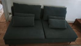 Sofa dunkelgrün 2-Sitzer mit Kissen guter Zustand