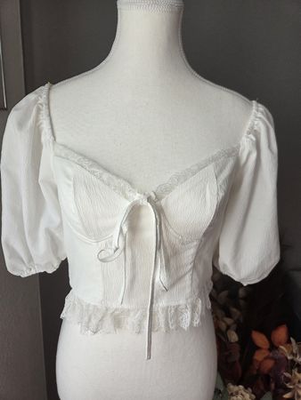 Damen Crop Top weiss Puffärmel Spitze Grösse S neuwertig