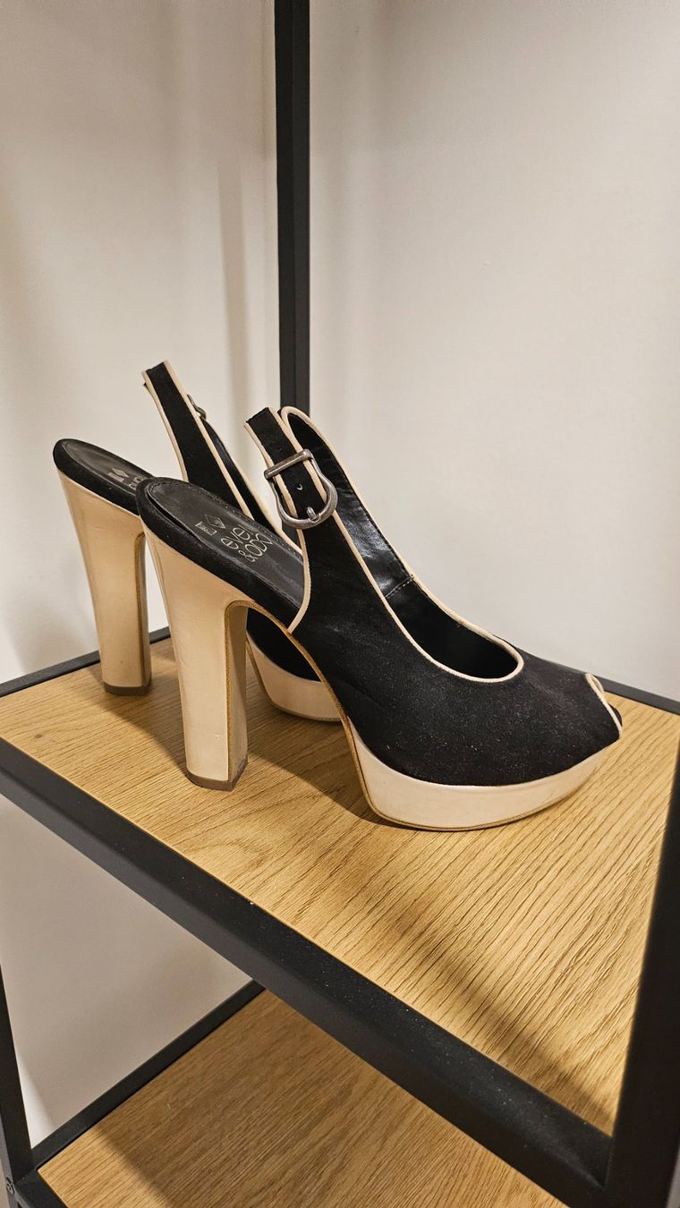 Scarpe da donna: Tolle Absatzschuhe Gr. 38 – Usato da Zürich venduto da yas_fzk2 2