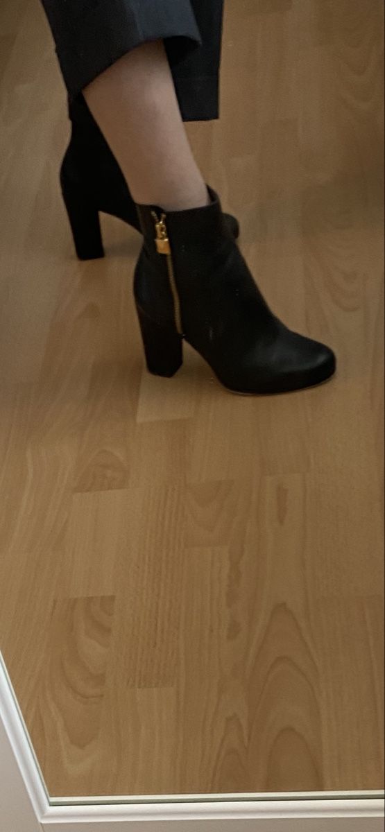 Michael Kors Damenschuhe: Michael Kors Stiefeletten  37,5/38 – Gebraucht aus Zürich von wil_g8st 1