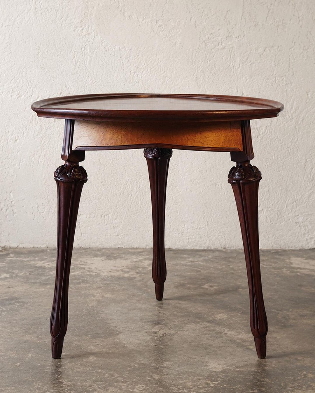 Tables: GUÉRIDON TRIPODE – D'occasion à Moutier par Vintage-signature
